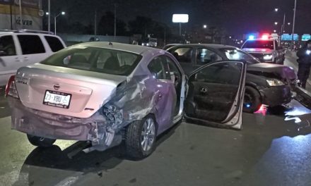 Conductora causa carambola sobre Fundadores