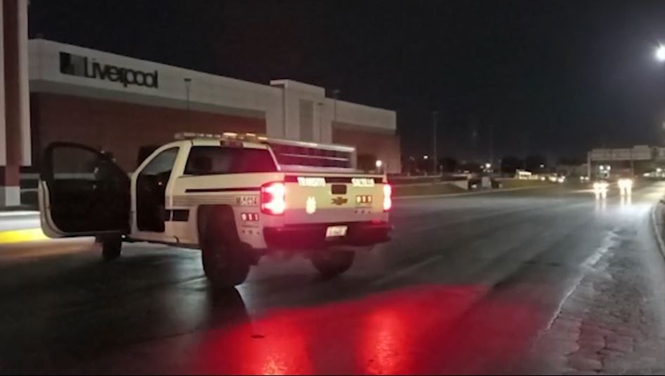 Choca contra el muro de contención tras quedarse dormido en Saltillo