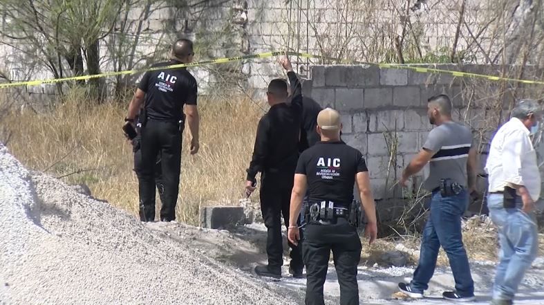 Encuentran a hombre sin vida en predio de Monclova