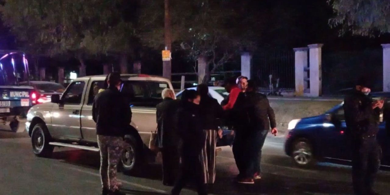 Saltillo: Hombre perdió la vida a bordo de su camioneta en Vito Alessio Robles