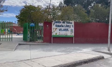 Saltillo: Evacuan a 250 alumnos de primaria y kínder por incendio en la colonia Santa Cristina