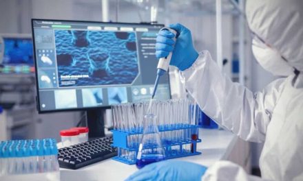 Fuga en laboratorio causó pandemia por covid-19, afirman autoridades estadounidenses