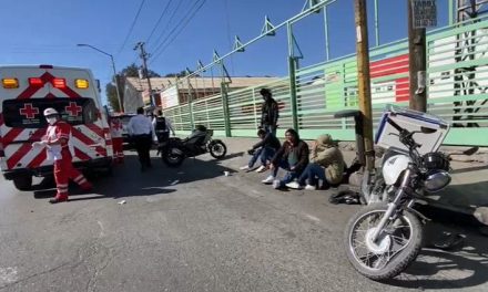 Chocan motociclistas en la zona centro de Saltillo