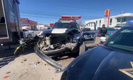 Choca a patrulla: conductor responsable quedó detenido en Saltillo