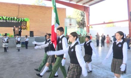 Celebran 55 aniversario de la Secundaria Número 4 de Saltillo
