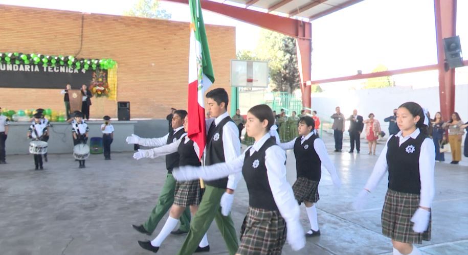 Celebran 55 aniversario de la Secundaria Número 4 de Saltillo