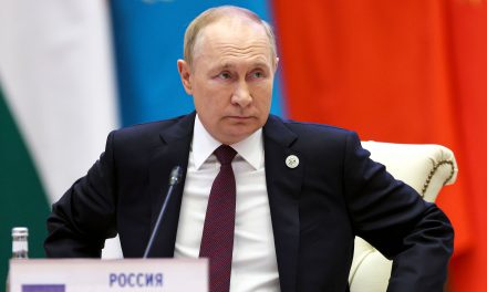 Corte Penal Internacional emite orden de detención contra Putin