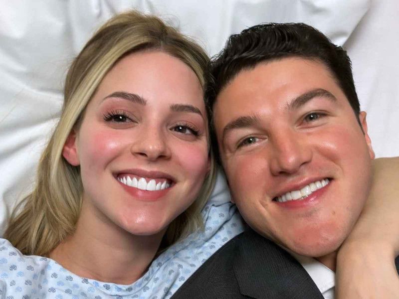 Samuel García y Mariana Rodríguez le dan la bienvenida a su primogénita Mariel