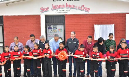 Concluye entrega de obras por la educación en Acuña