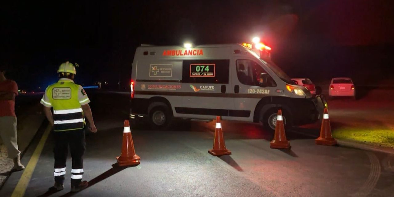 Muere trailero en volcadura sobre carretera Torreón