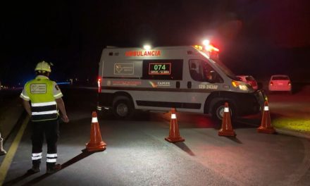 Muere trailero en volcadura sobre carretera Torreón