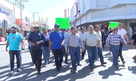 Marchan obreros de AHMSA exigen pago del ahorro
