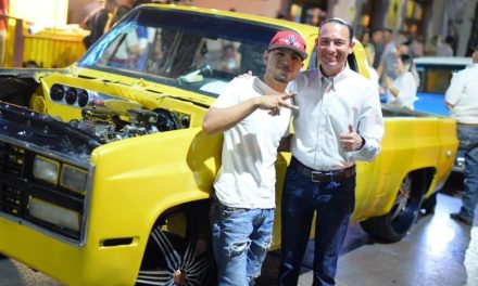 Anuncian exhibición  de autos clásicos en Acuña