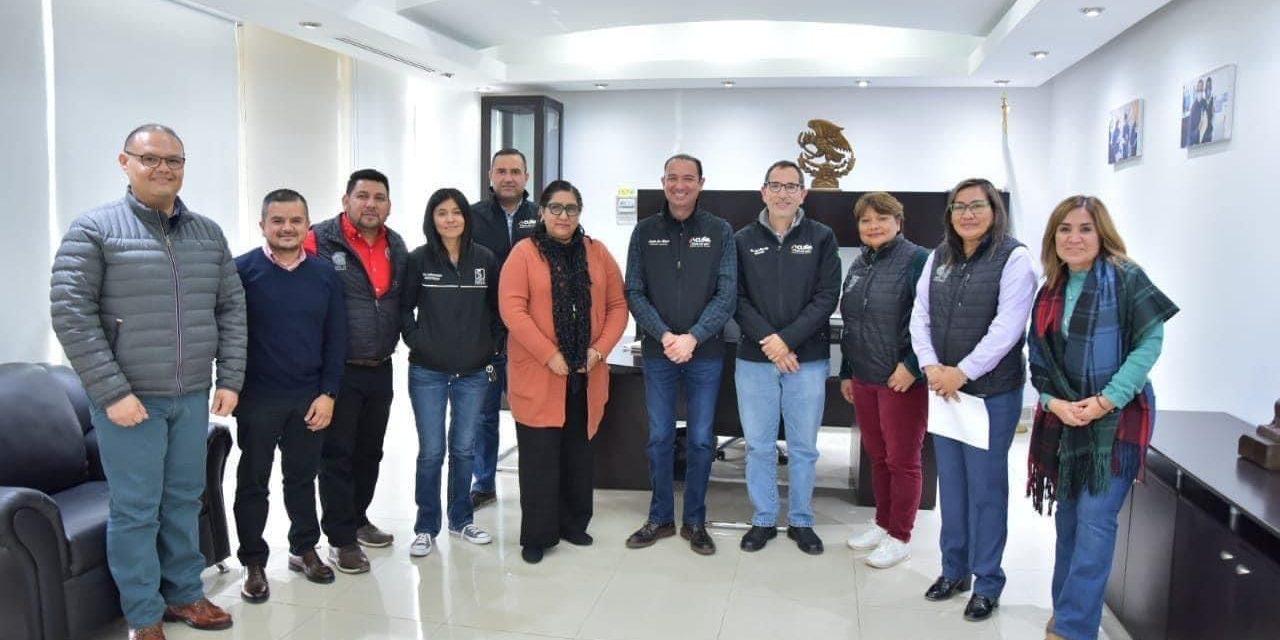 Viaja comisión de Acuña para buscar médicos