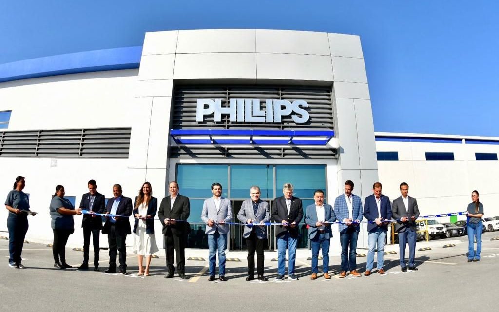 Inauguran planta dos de Phillips; Gobernador encabeza corte de listón