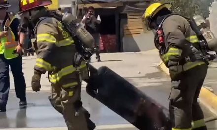 Incendio deja a una familia sin hogar en Saltillo