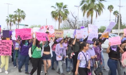Marchan mujeres en Monclova para exigir un alto a la violencia