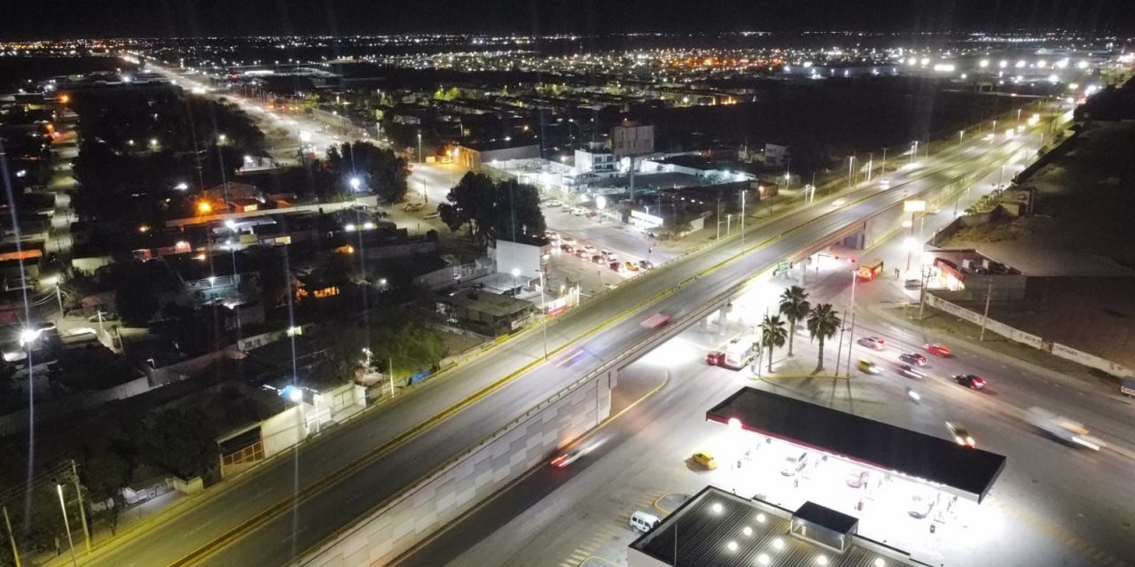 Instalan nuevas luminarias en el Torreón