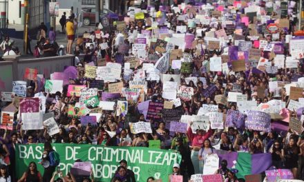 Miles de coahuilenses marchan por la igualdad de género