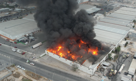 Fuego consume bodega del IMSS en Arteaga