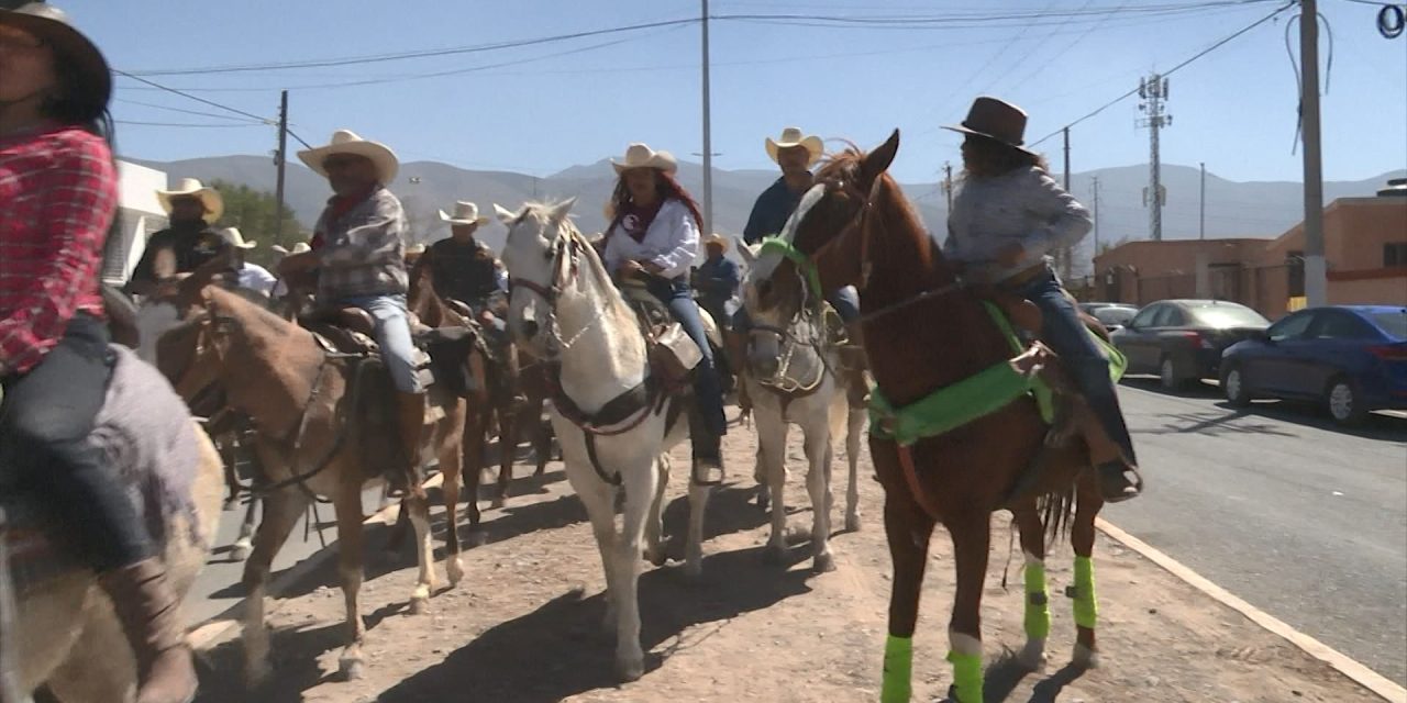 Festejan con cabalgata y festival a la Narro