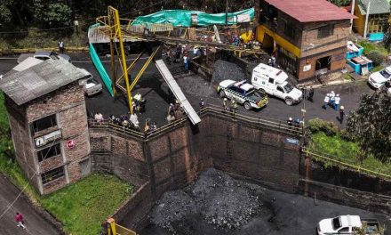 Reportan 21 muertos tras derrumbe de una mina en Colombia