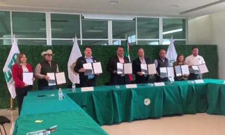 Firman convenio a favor de la educación en Progreso, Coahuila