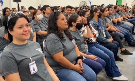 La participación laboral de las mujeres avanza; en empresas es casi del 50 y 50 por ciento