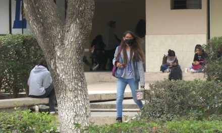 Llaman a estudiantes de Saltillo a tramitar seguro IMSS