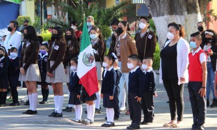 Saltillenses conmemoran a Benito Juárez