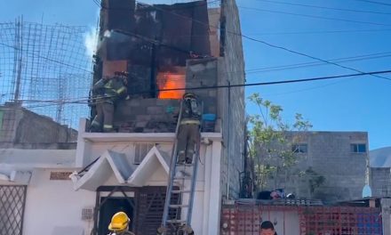 Falla en lavadora provocó incendio en la colonia 15 de Septiembre de Saltillo