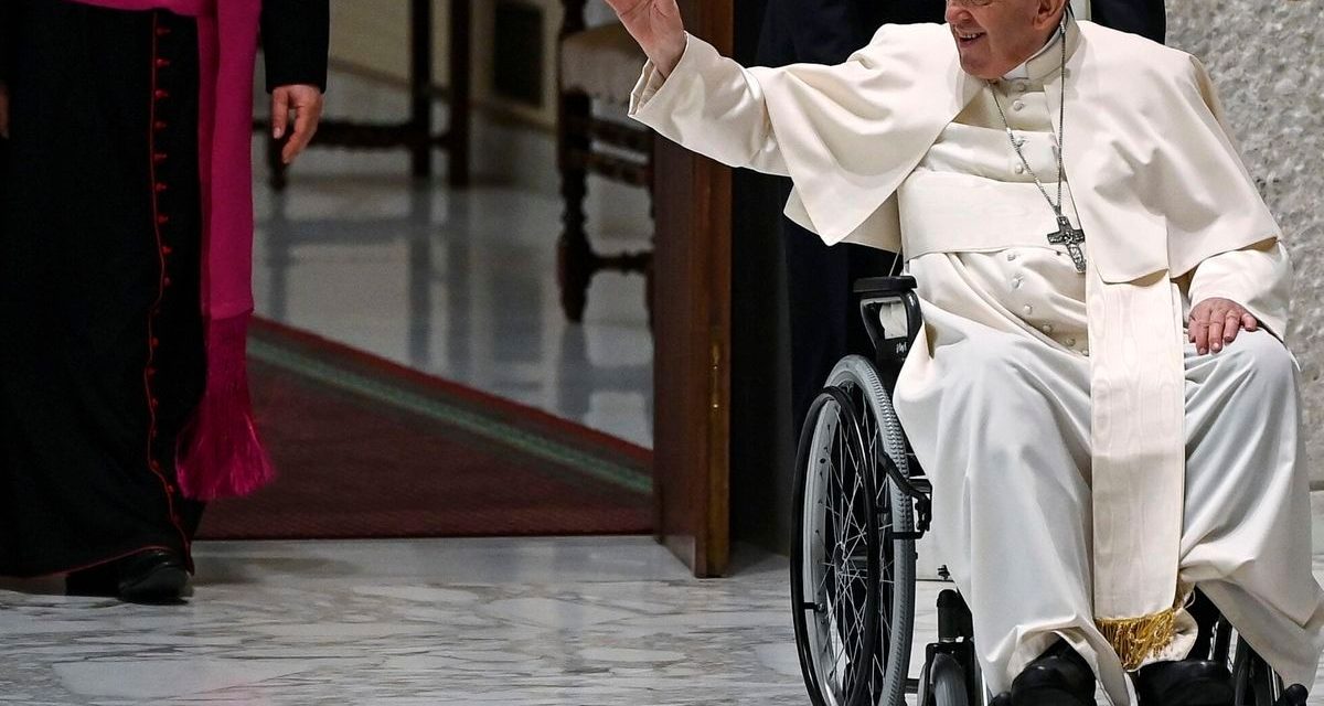 Papa Francisco deja carta de renuncia en caso de que su salud empeore