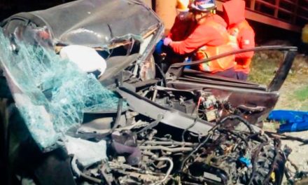 Saltillo: Joven acaba prensado; impactó su automóvil contra un puente peatonal