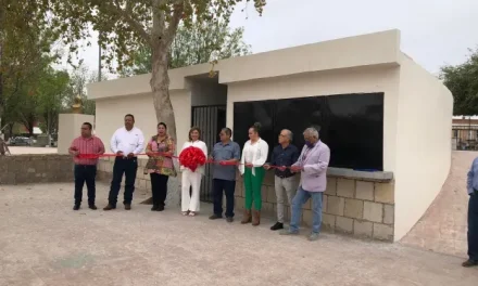 Entregan sanitarios en plaza principal en Sabinas
