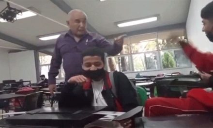 Video: Profesor del CBTis en Hidalgo reta a su alumno a ‘darse un tiro’