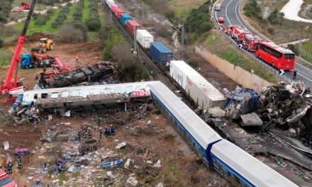 Tragedia en Grecia, mueren al menos 36 personas y hay 85 heridos por choque de trenes