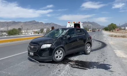 Vuelca por circular a exceso de velocidad sobre la 57 entre Saltillo y Arteaga