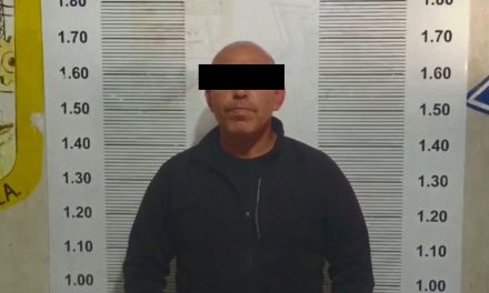 Apuñala a su esposa; policías lo capturan en Frontera