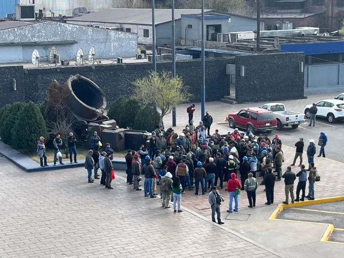 Reducen jornadas en AHMSA