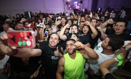 Manolo Jiménez lleva propuestas a los jóvenes