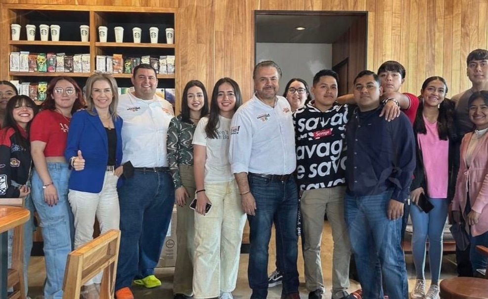 Lenin Pérez lleva propuestas a jóvenes