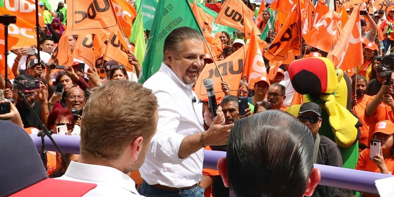 Lenin Pérez se reúne con equipos de campaña