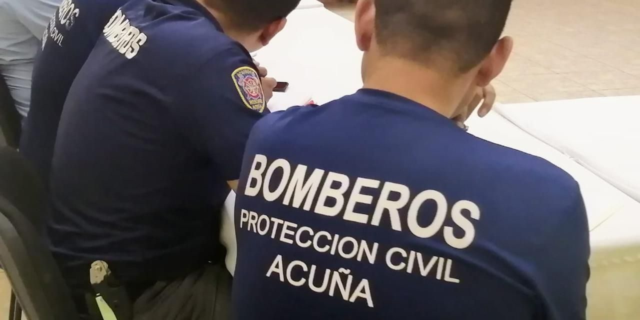 Capacitan a elementos de PC y Bomberos en Acuña