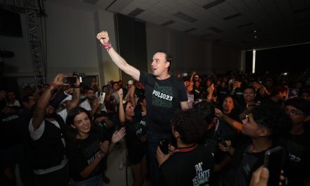 Escucha Manolo Jiménez a jóvenes mediante estrategia pulso 2023