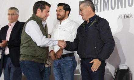 MARS entrega escrituras a coahuilenses