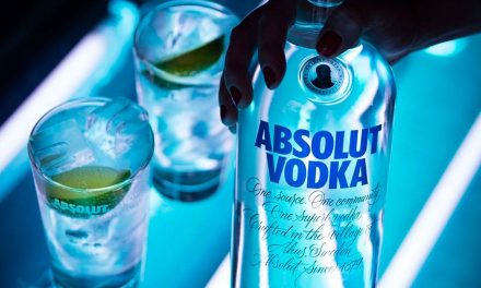 Suspenden exportaciones de Absolut Vodka por llamados a boicotear la marca