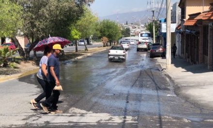 Saltillo: Colonia Guerrero está encharcada en aguas negras; piden solución