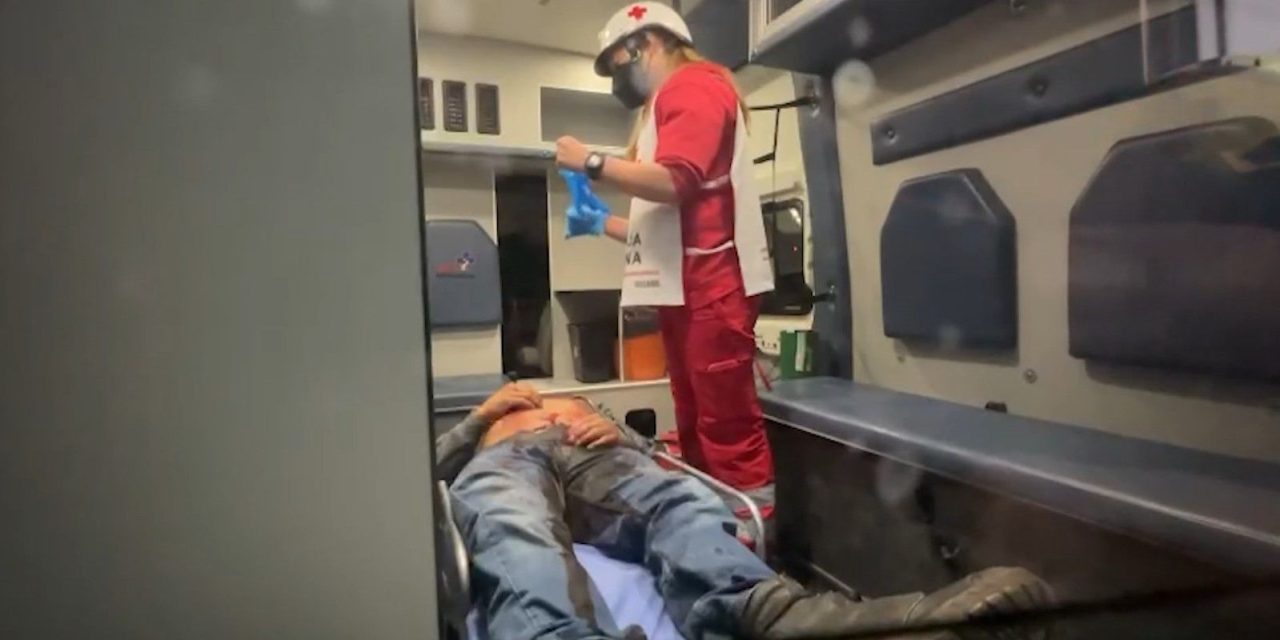 Joven se apuñala tras discusión con su pareja en el centro de Saltillo