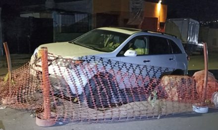 Ebrio no vio obra en construcción y casi se lo traga la tierra en Saltillo