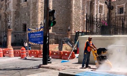 Cierran la calle Juárez en el Centro de Saltillo